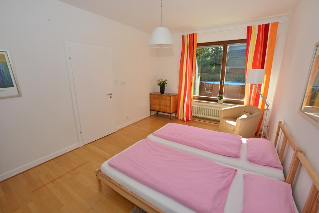 Moderne Ferienwohnung Deichstrasse Hennef  Chambre photo